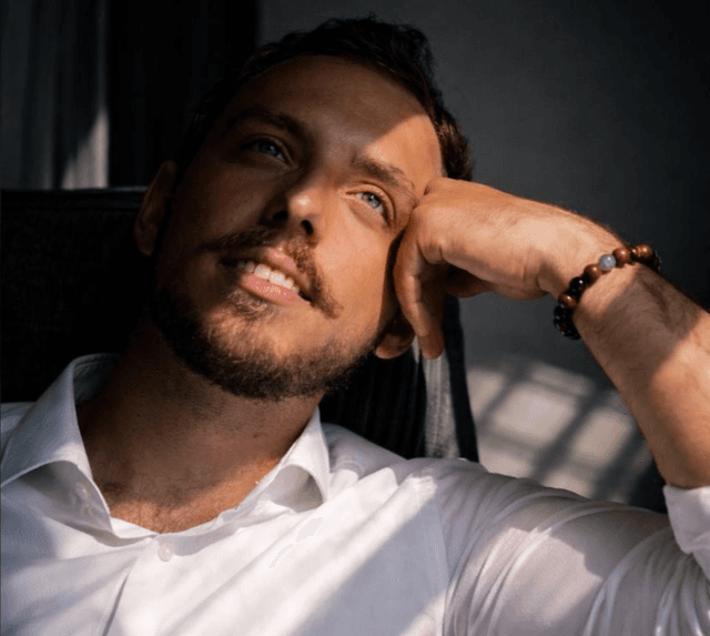 Nick Lumora Photo - Nick Lumora