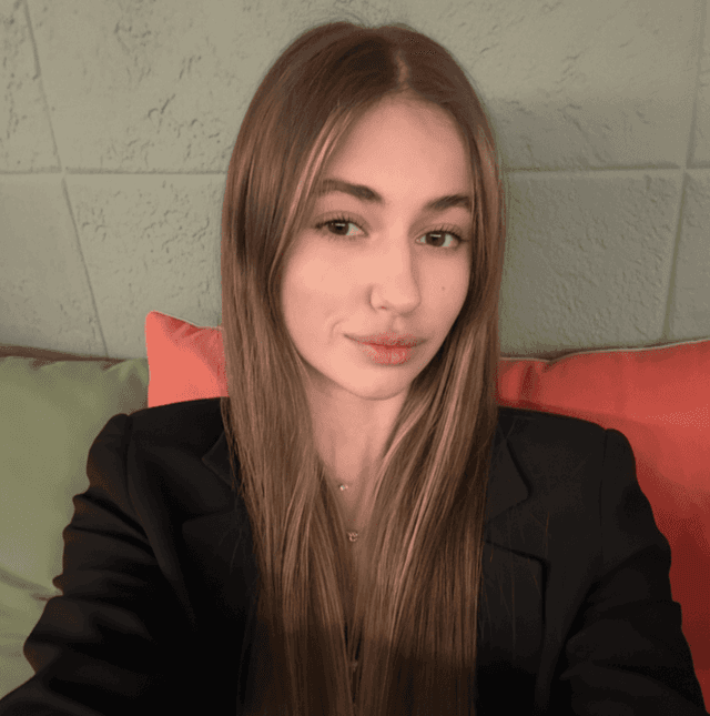 Psychic Elara Photo - Psychic Elara