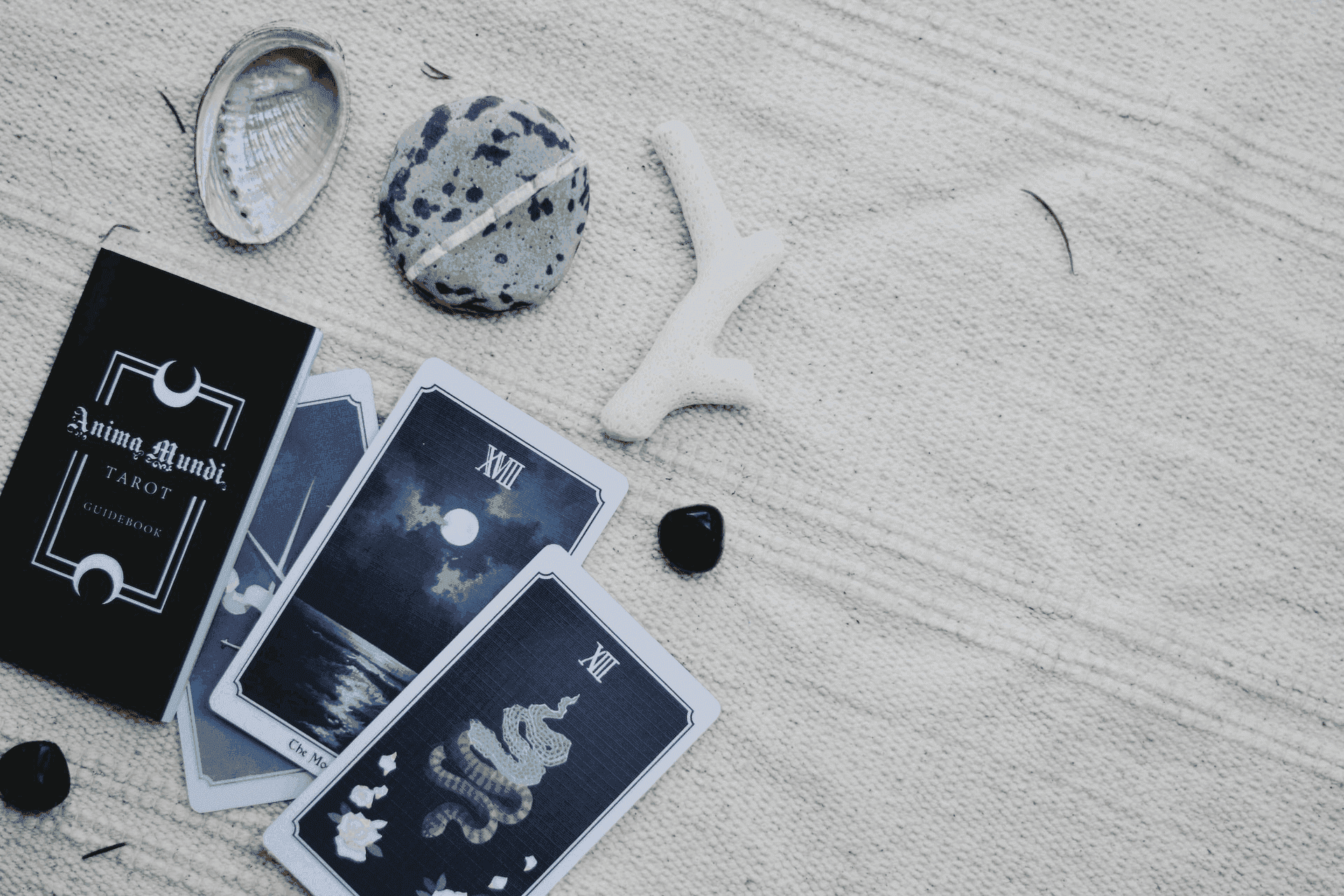 Een gratis tarotlezing voor relaties, als illustratie bij dit artikel op de blog van AskNebula Photo - Een gratis tarotlezing voor relaties, als illustratie bij dit artikel op de blog van AskNebula