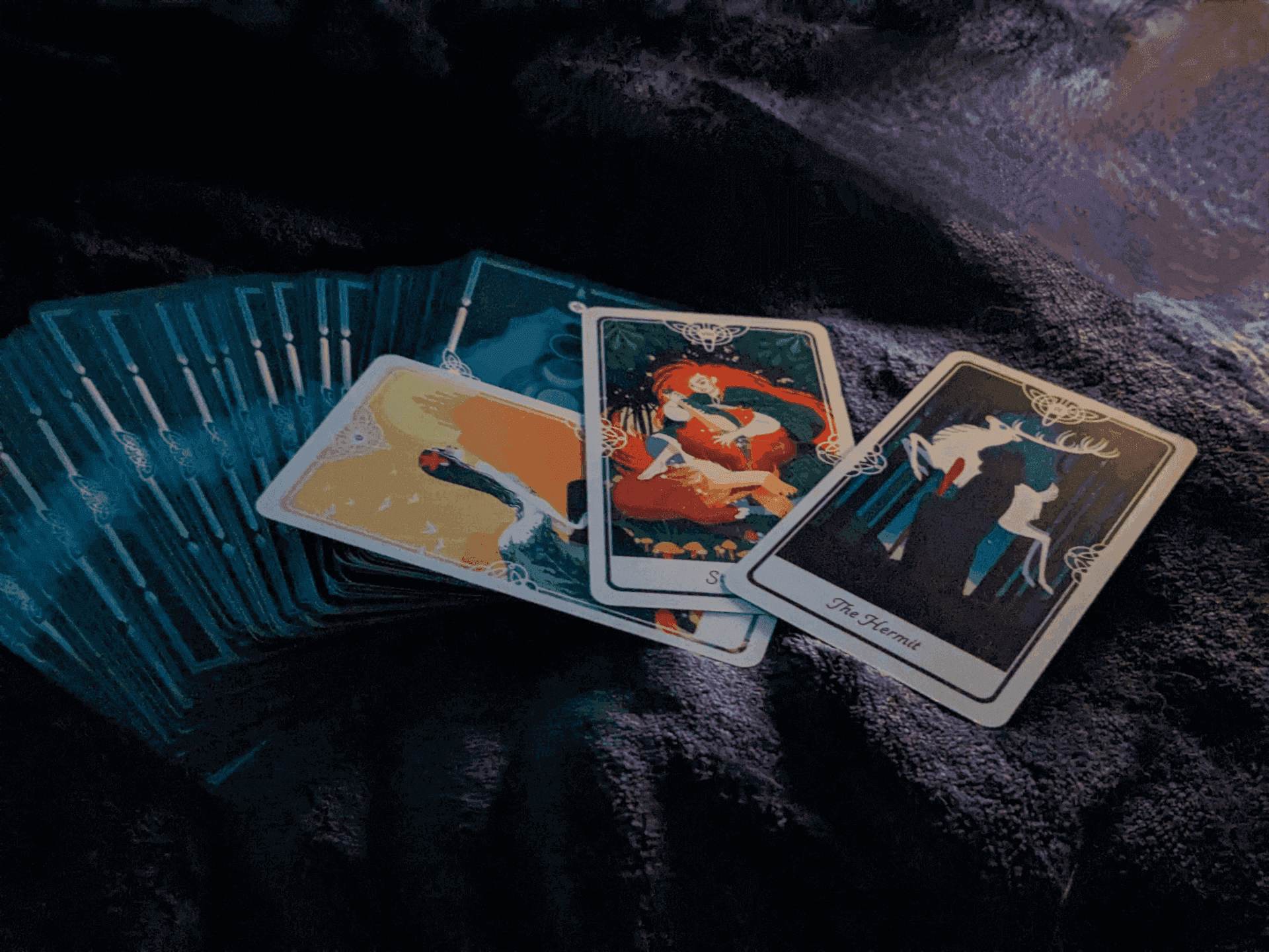 Een tarotlegging over persoonlijke emotionele patronen, te zien in het artikel op AskNebula Photo - Een tarotlegging over persoonlijke emotionele patronen, te zien in het artikel op AskNebula