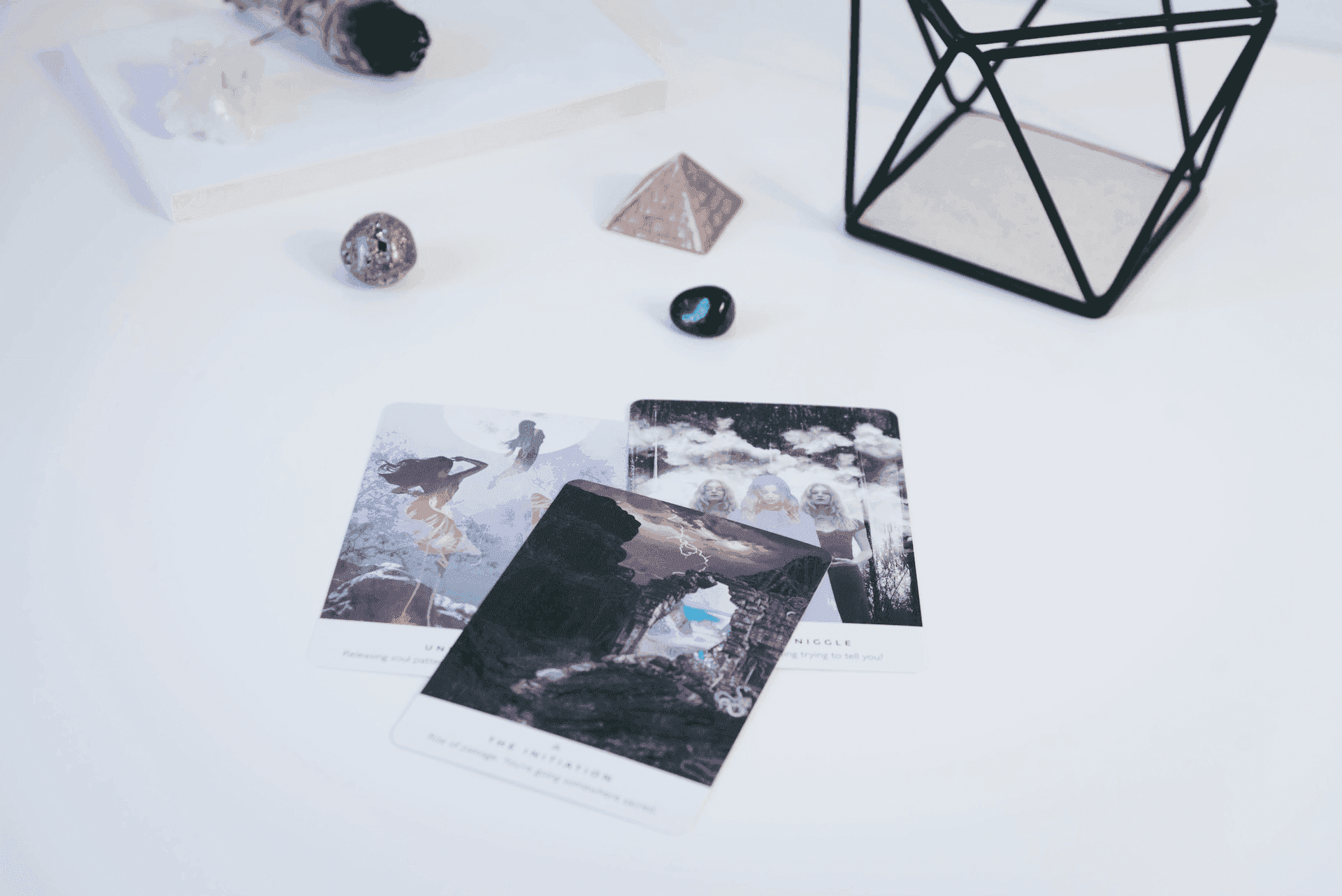 Een tarotlezing over gevoelens en emoties, als illustratie bij dit artikel op de blog van AskNebula Photo - Een tarotlezing over gevoelens en emoties, als illustratie bij dit artikel op de blog van AskNebula